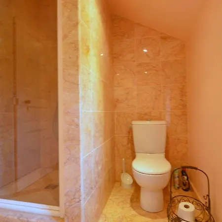 Spacious House Near The Historic Town Of Bayeux And Only 9km From The Sea *